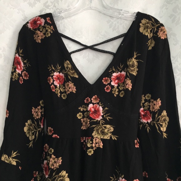 NWT Black Pink Red Floral Vneck Bell Sleeve Dress - Picture 5 of 7